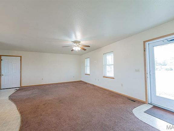 4th image of 318 E W&w Circle Dr