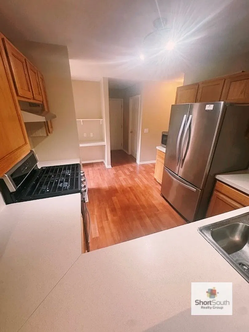 1784 Park Trl NE — Photo 3