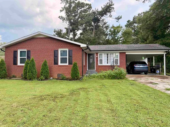 16 Oak Grove Rd, Jackson, TN 38301
