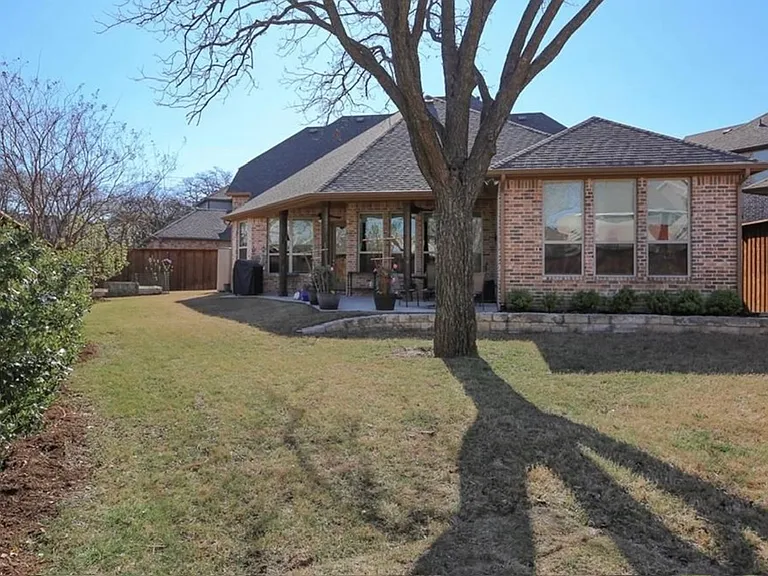 127 Whispering Hills Ct — Photo 32