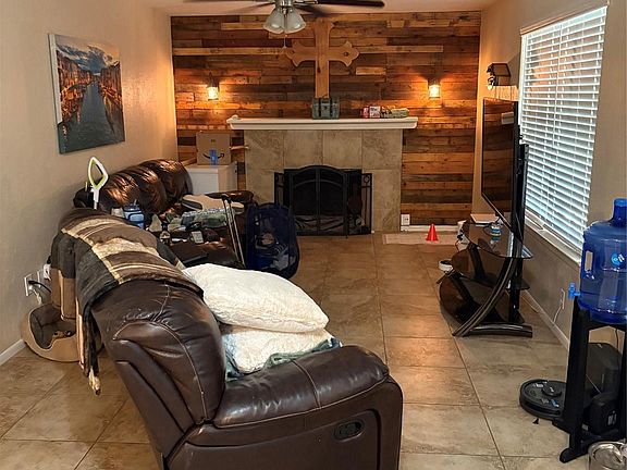 2nd image of 9631 Oldenburg Ln