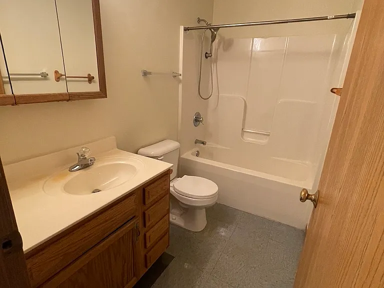 385 Grantland Dr — Photo 14