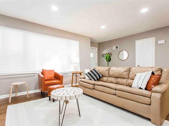 5th image of 316 E Bellevista Dr