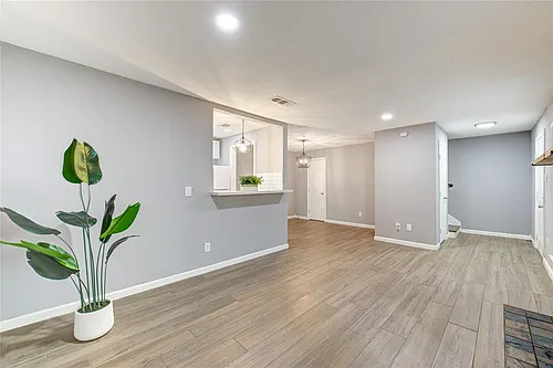 3929 Tanglewilde St #3929 Photo 1