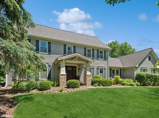 662 Bent Ridge Ln, Barrington, IL 60010