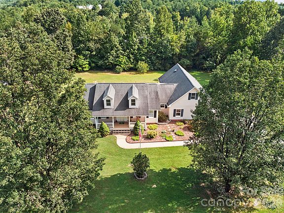 2nd image of 3105 Hunters Ridge Ct