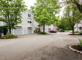 117 High St APT 10, Ipswich, MA 01938