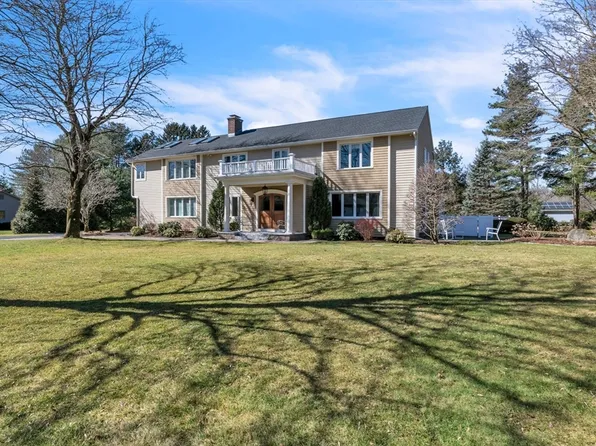 84 Willow Brook Rd, Longmeadow, MA 01106