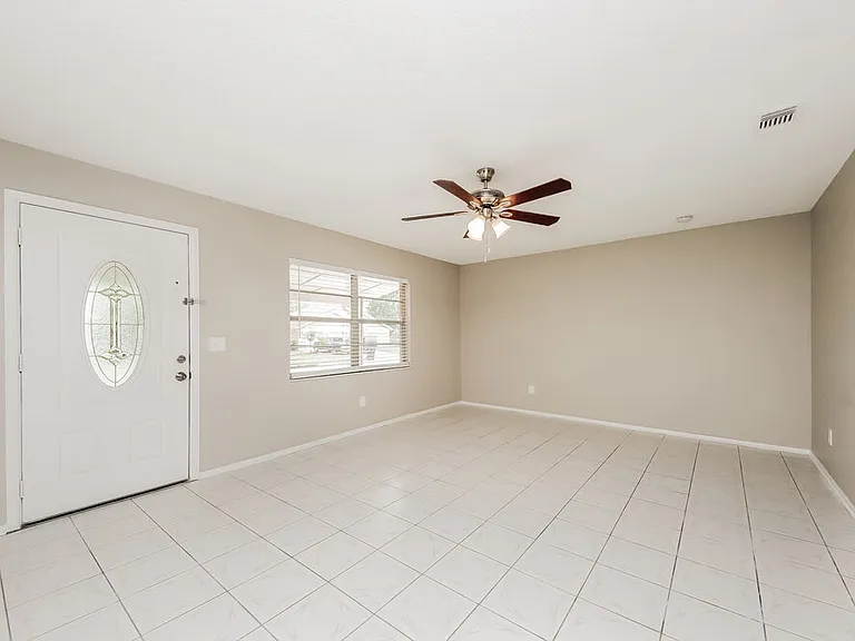 12127 Dakota Woods Ln — Photo 4