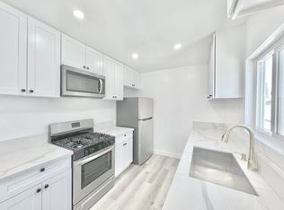 7305 Variel Avenue, Canoga Park, CA 91303