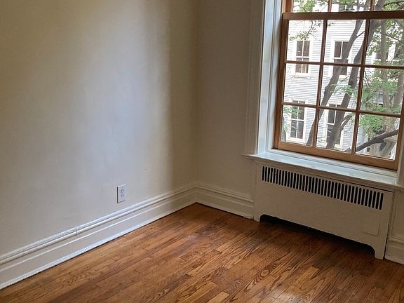 2nd image of 142 Henry St APT 5