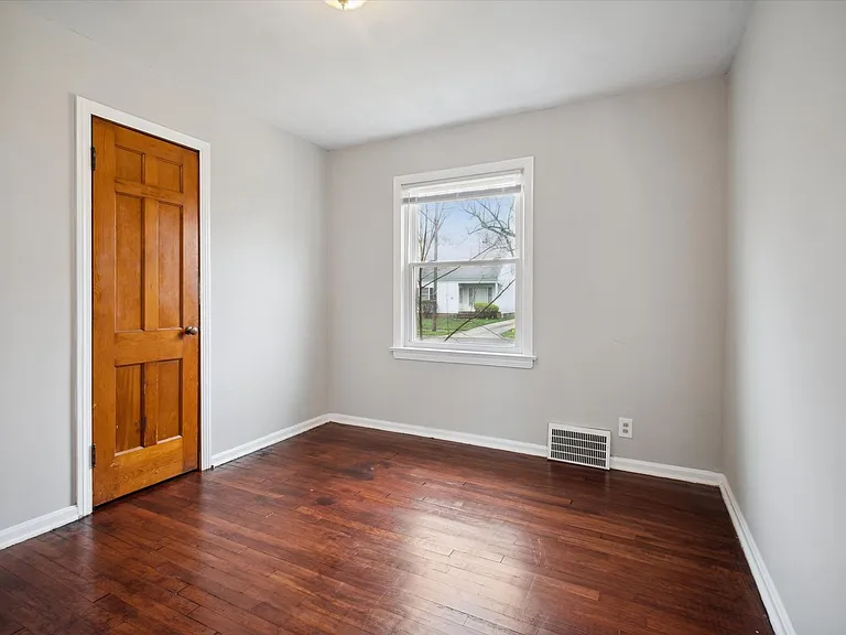 14416 Krems Ave — Photo 12