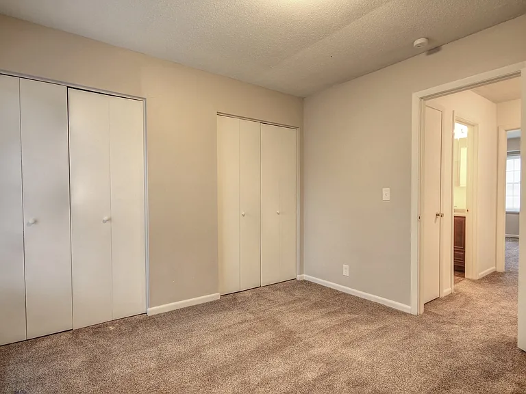 1515 Lincolnshire Dr — Photo 24