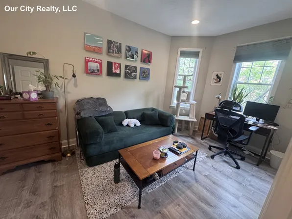 466 Green St APT 5, Cambridge, MA 02139