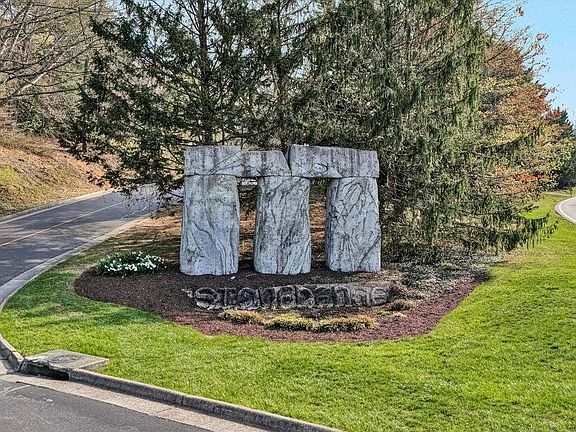 3rd image of 3518 Stonehenge Sq