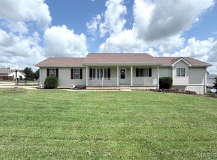 70 Swan Ln, Farmington, MO 63640