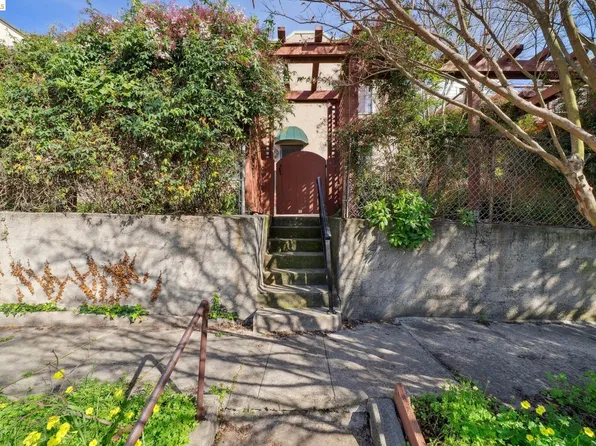 822 A St, Crockett, CA 94525