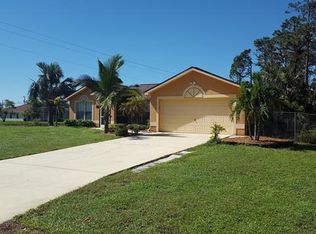 801 Robert Ave, Lehigh Acres, FL 33936