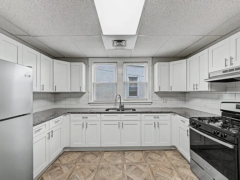531 S Irving Ave #4 — Photo 3