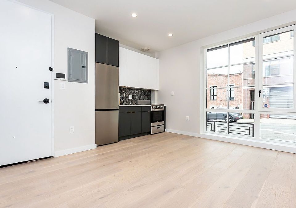 2nd image of 160 20th St #Bb