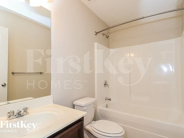 703 Barberry Dr — Photo 13