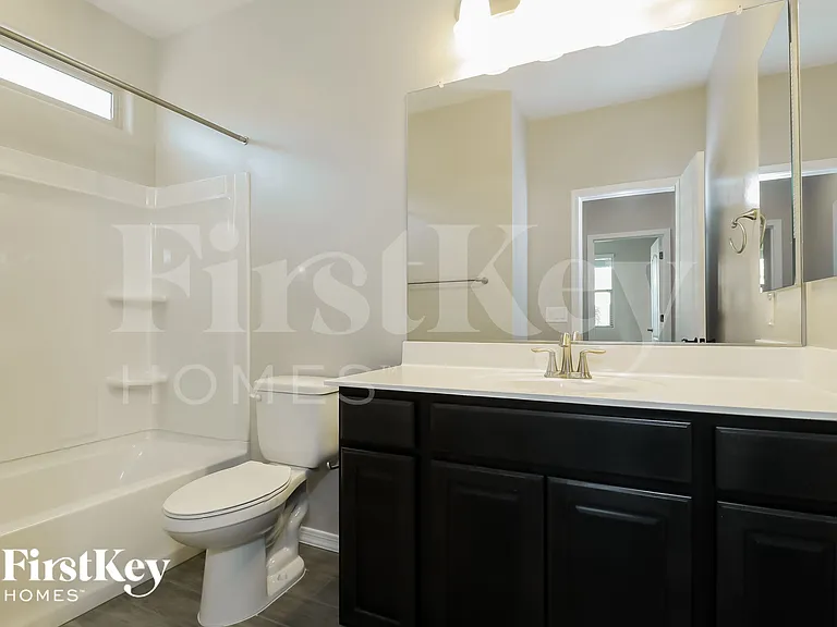 8411 S 164th Dr — Photo 13