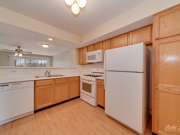 2nd image of 1827 Grove Ave