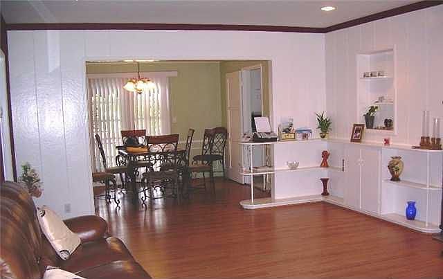 2nd image of 2785 Fair Oaks Ave