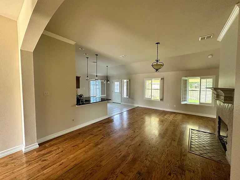 1630 Cedar Elm Dr — Photo 7