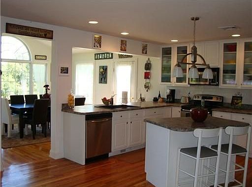 3rd image of 4 Roosje Ln