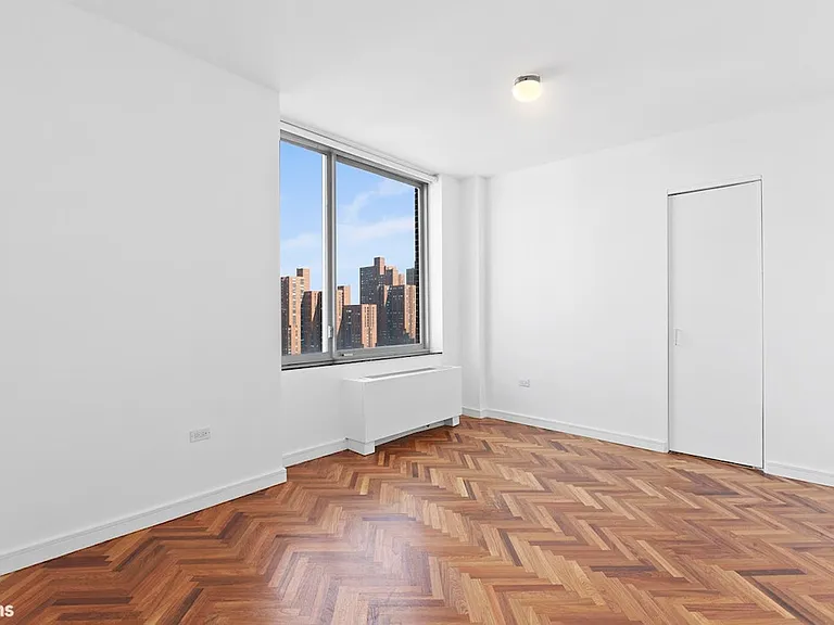 360 E 88th St #25A — Photo 11