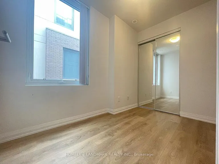 1060 Portage Pkwy E #Townhouse 60 — Photo 8