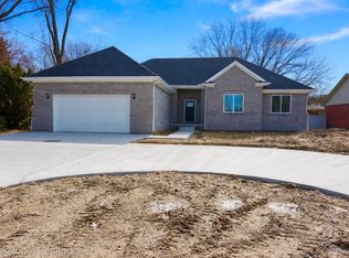 37116 Moravian Dr, Clinton Township, MI 48036