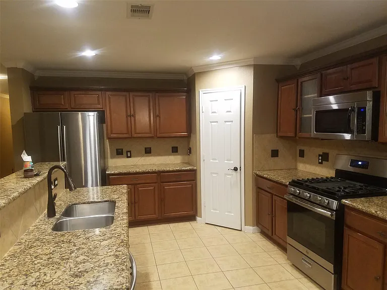 7914 Tilbury Woods Ln — Photo 9