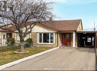 35 Benton St, Brampton, ON L6W 3B8