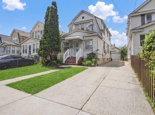 90-27 218 Place, Queens Village, NY 11428