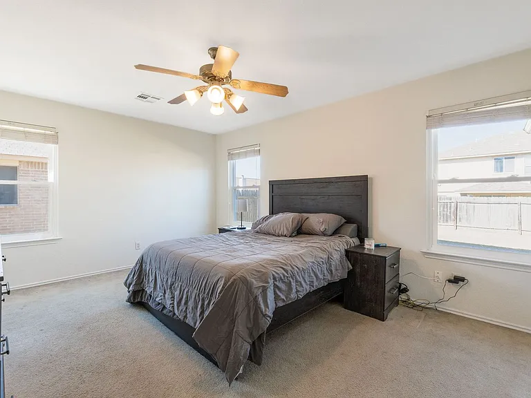 4407 Golden Gate Dr — Photo 7