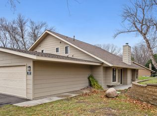 2210 Mayfair Rd, Golden Valley, MN 55427