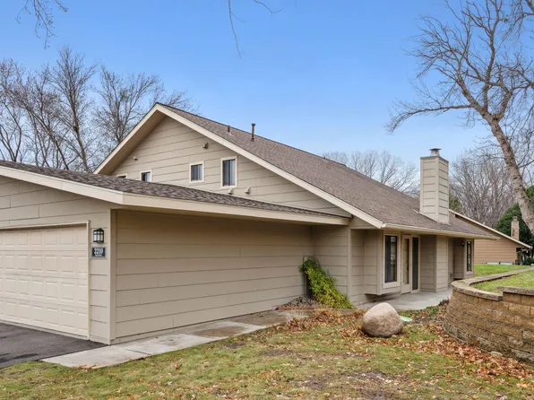 2210 Mayfair Rd, Golden Valley, MN 55427