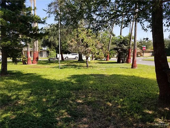 2nd image of 701 Laurel Ave