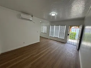 323 1/4 S Avenue 20 — Photo 6