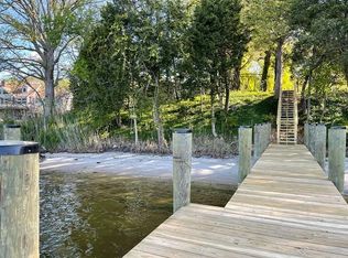 24564 Half Pone Point Rd, Hollywood, MD 20636