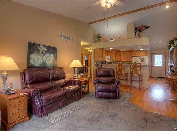 4th image of 9087 Luea Ln