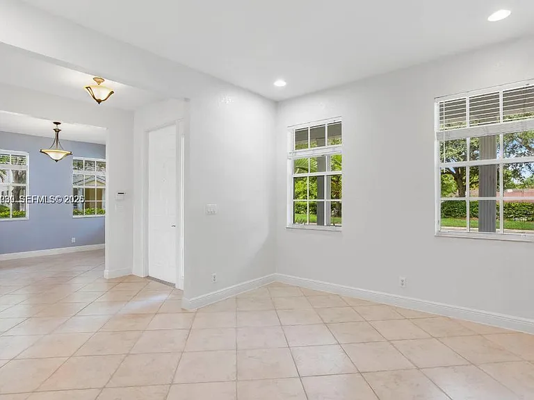 4762 Lakeside Ter — Photo 16