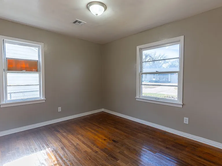 3308 N Holman Ct — Photo 10