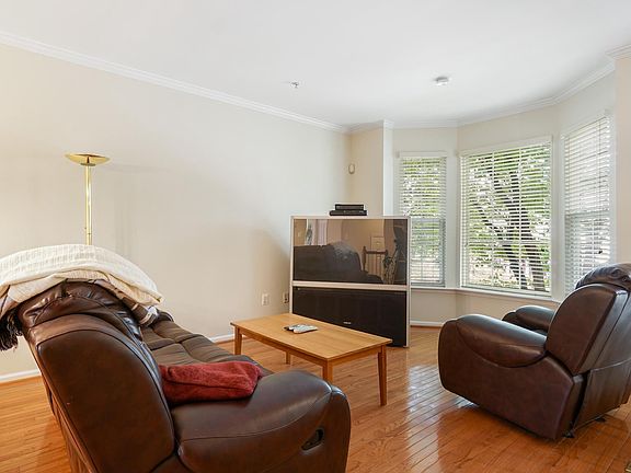 5th image of 518 Redland Blvd
