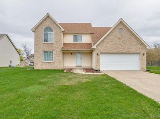 5165 Sandalwood Dr, Grand Blanc, MI 48439