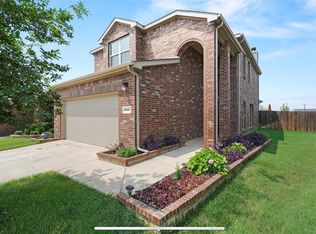 8937 Tenderfoot Ln, Aubrey, TX 76227
