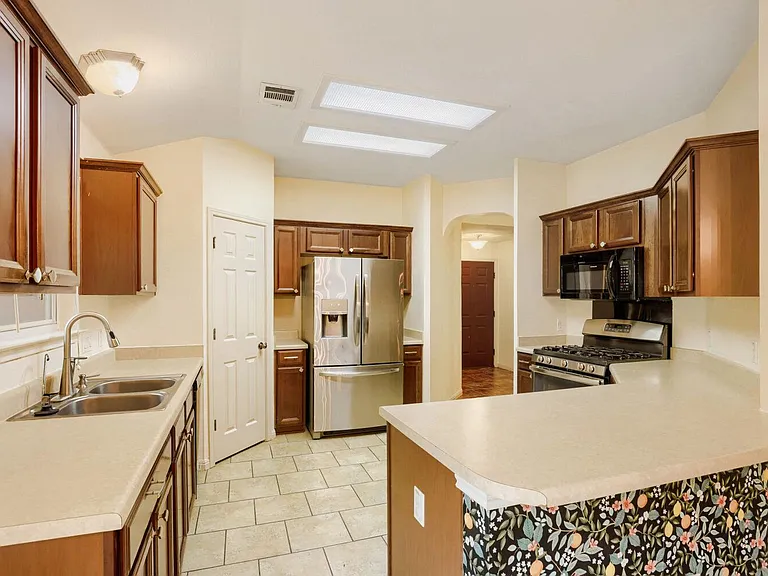 3410 Yogi Berra Way — Photo 2
