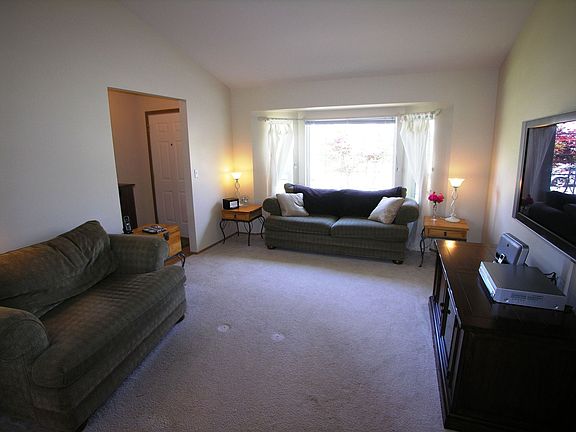 5th image of 11622 123rd Avenue Ct E